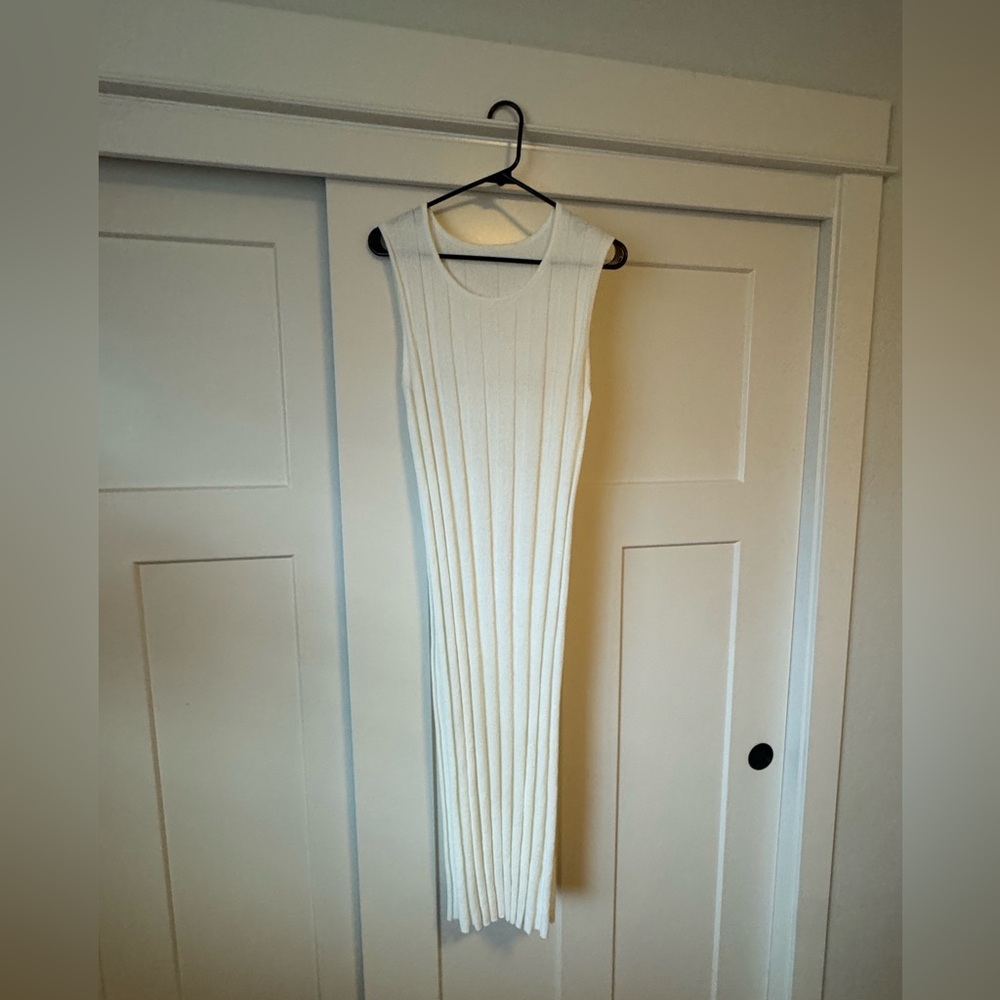 Sleeveless Ribbed Knit Dress size M